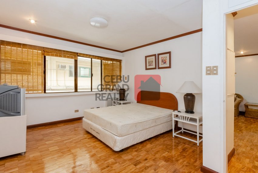 RCREC4 Large 1 Bedroom Condo for Rent in Banilad - Cebu Grand Realty (4)