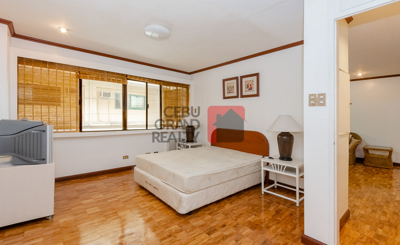 RCREC4 Large 1 Bedroom Condo for Rent in Banilad - Cebu Grand Realty (4)