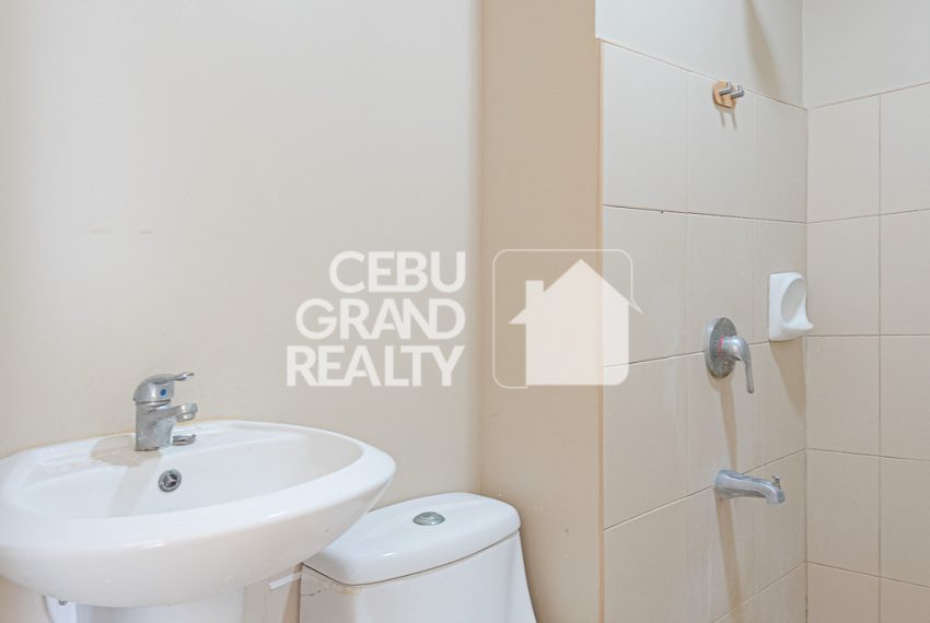RCAR19 Unfurnished Studio for Rent in Avida IT Park - Cebu Grand Realty (3)