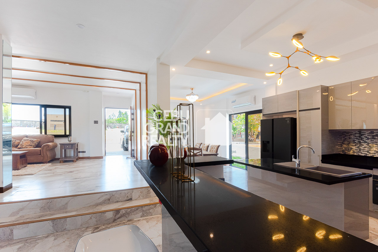 SRBPN4 Brand New 5 Bedroom House for Sale in Pristina North Residences - Cebu Grand Realty (4)