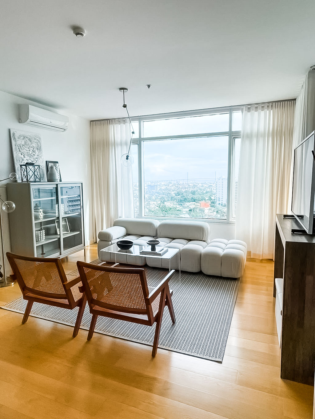 RCTS21 Furnished 2 Bedroom Condo for Rent in 1016 Residences - 1