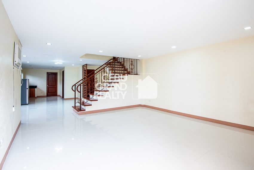 RHSN12 Unfurnished 4 Bedroom House for Rent in Banilad - Cebu Grand Realty (1)