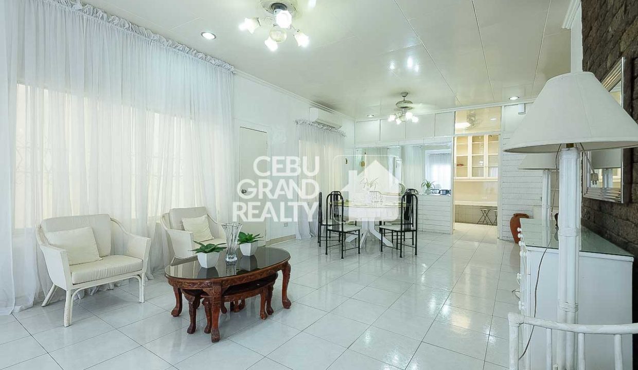 RHSN17 Lavish Serene Residence with Spacious Ensuite Bedrooms in Banilad - Cebu Grand Realty (3)