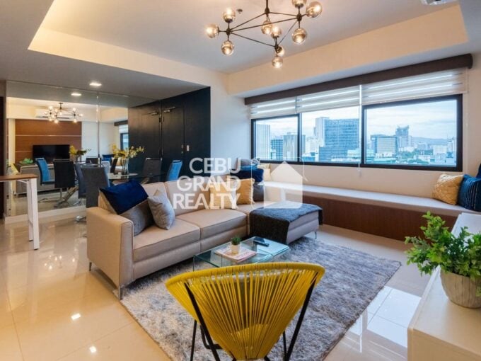 Spacious Luxury Condo with Elegant Decor in The Alcoves