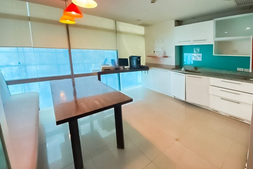 RCP198C 331 SqM Semi-Furnished Office for Rent in Cebu Business Park - Cebu Grand Realty (5)