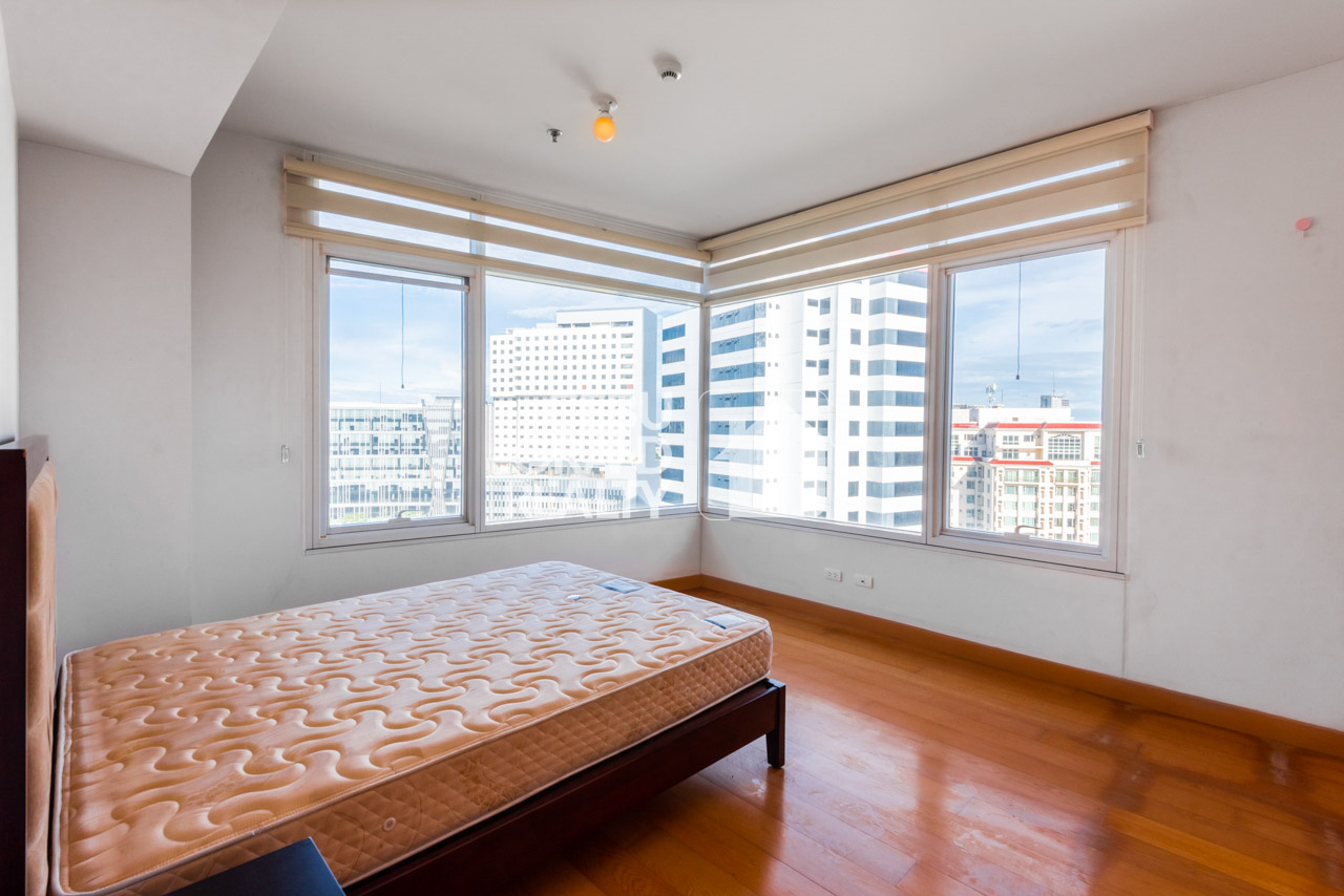 RCTS20 3 Bedroom Condo for Rent in 1016 Residences Cebu Business Park - Cebu Grand Realty (6)