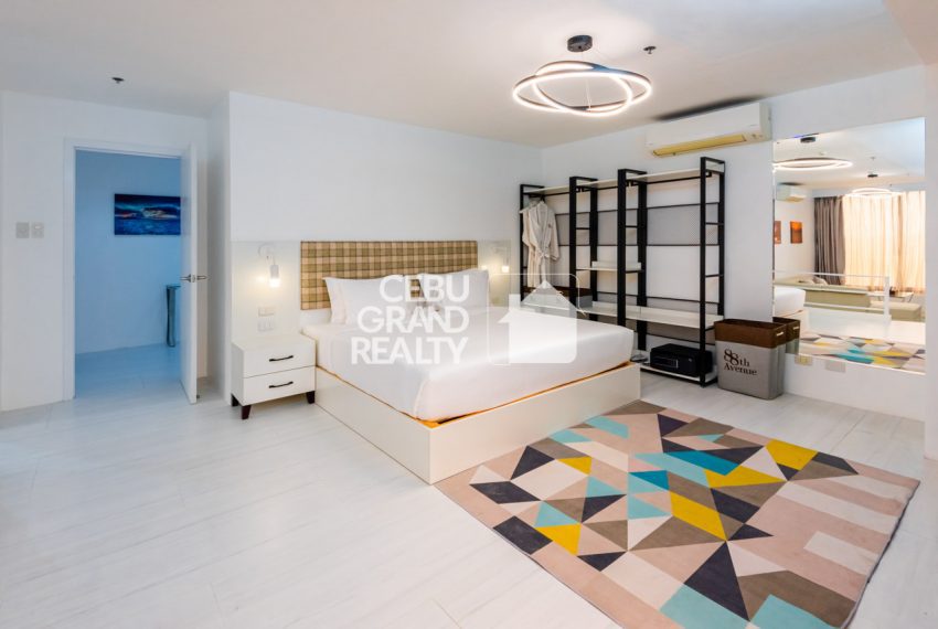 RCEEA1 Fully Furnished 3 Bedroom Pentohouse for Rent near IT Park - Cebu Grand Realty (1)