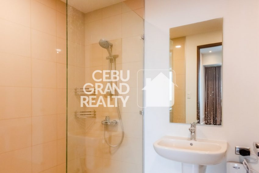 RCALC5 Modern 2 Bedroom Condominium Unit for Rent in The Alcoves - Cebu Grand Realty (14)