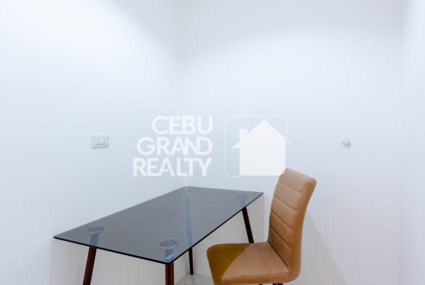 RCEEA3 Fully Furnished 2 Bedroom Condo for Rent near IT Park - Cebu Grand Realty (12)