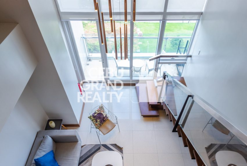 RCMR5 Spacious 1 Bedroom Loft with Balcony for Rent in Cebu Business Park - Cebu Grand Realty (5)