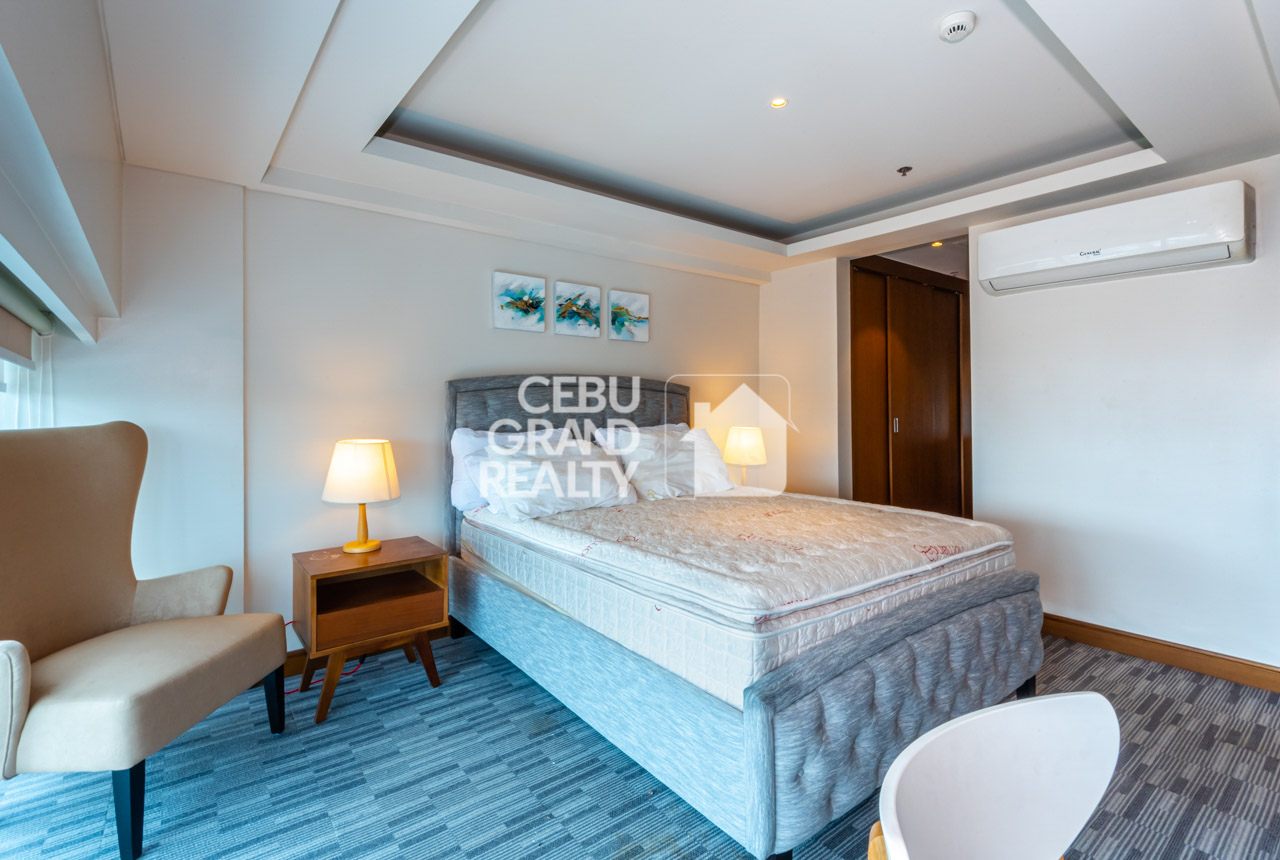 RCMR6 Refreshing 2 Bedroom Loft with Balcony for Rent in Cebu Business Park - Cebu Grand Realty (10)