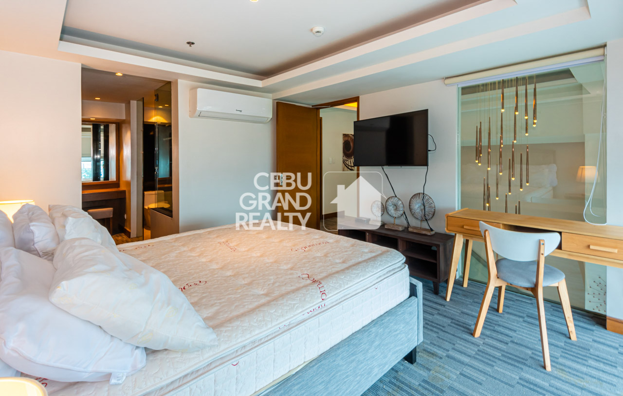 RCMR6 Refreshing 2 Bedroom Loft with Balcony for Rent in Cebu Business Park - Cebu Grand Realty (11)