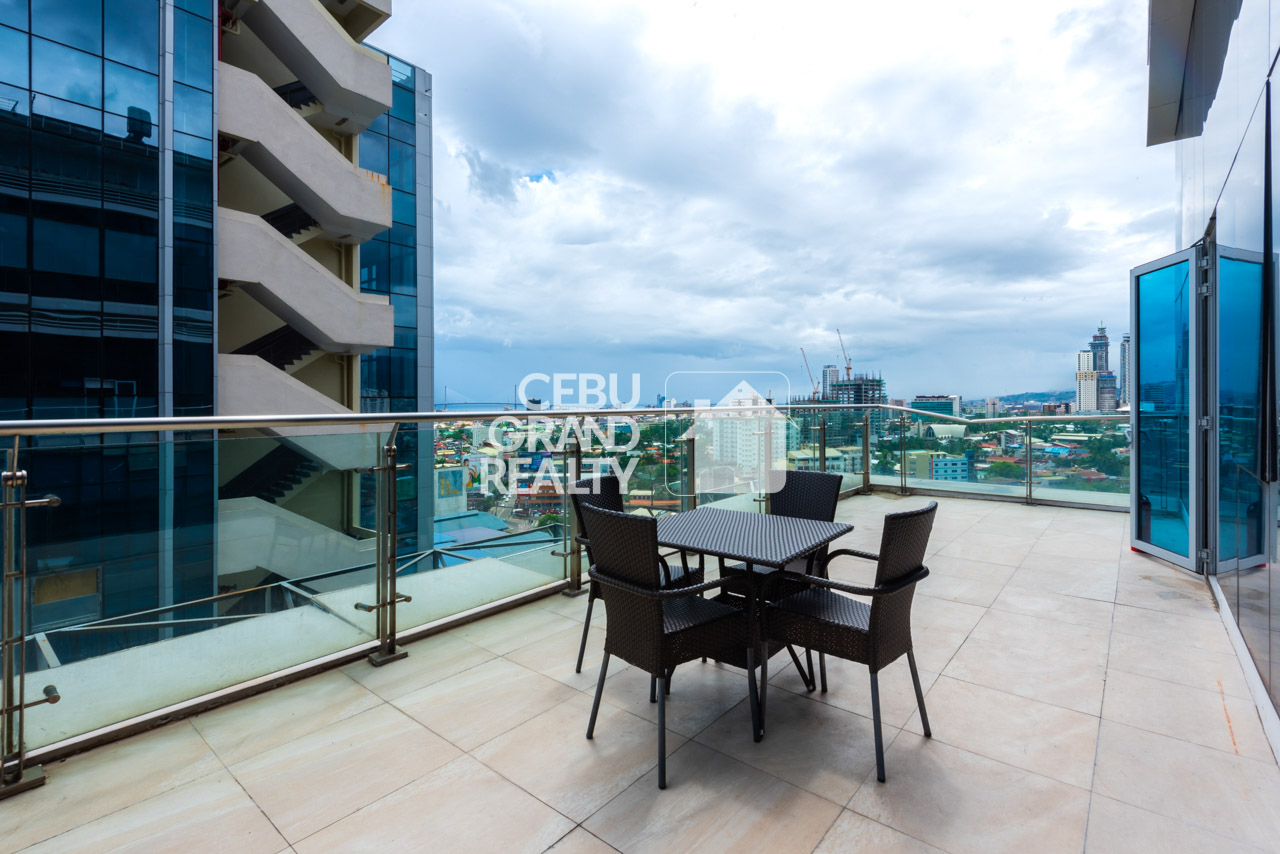 RCMR6 Refreshing 2 Bedroom Loft with Balcony for Rent in Cebu Business Park - Cebu Grand Realty (19)