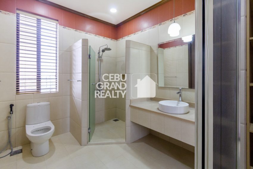 RHNT25 Spacious 4 Bedroom House with Swimming Pool for Rent in North Town Homes - Cebu Grand Realty (20)