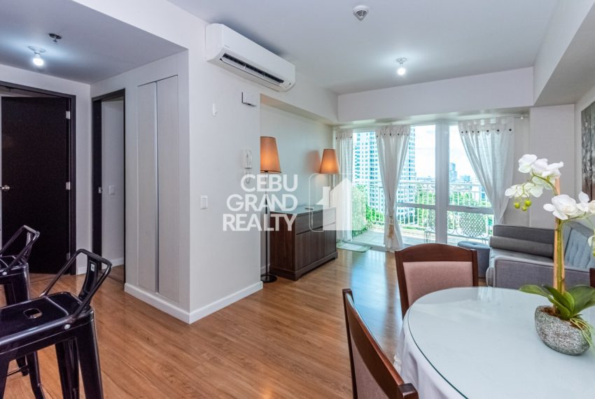 RCS34 Furnished 2 Bedroom Condo with Balcony for Rent in Solinea Tower 2 - Cebu Grand Realty (1)
