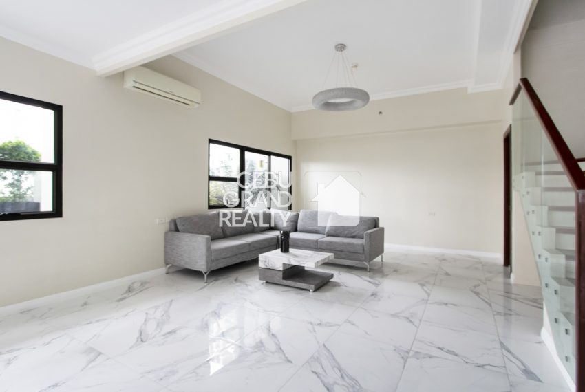 RCAV12 Penthouse for Rent in Avalon Condominium Cebu Business Park - Cebu Grand Realty (1)