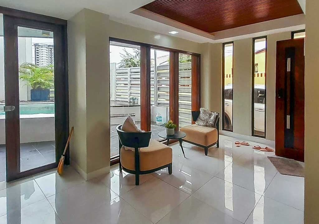 SRBBF1 Spacious Family Home with Entertainment Area in Brookfield Mactan - Cebu Grand Realty 7