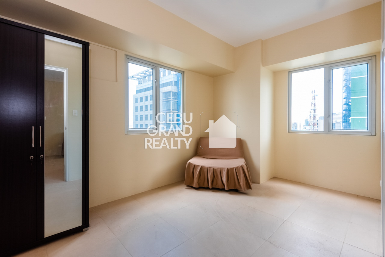 SRBAR5 Semi-Furnished 2 Bedroom for Sale in Avida Riala Cebu IT Park - Cebu Grand Realty (6)