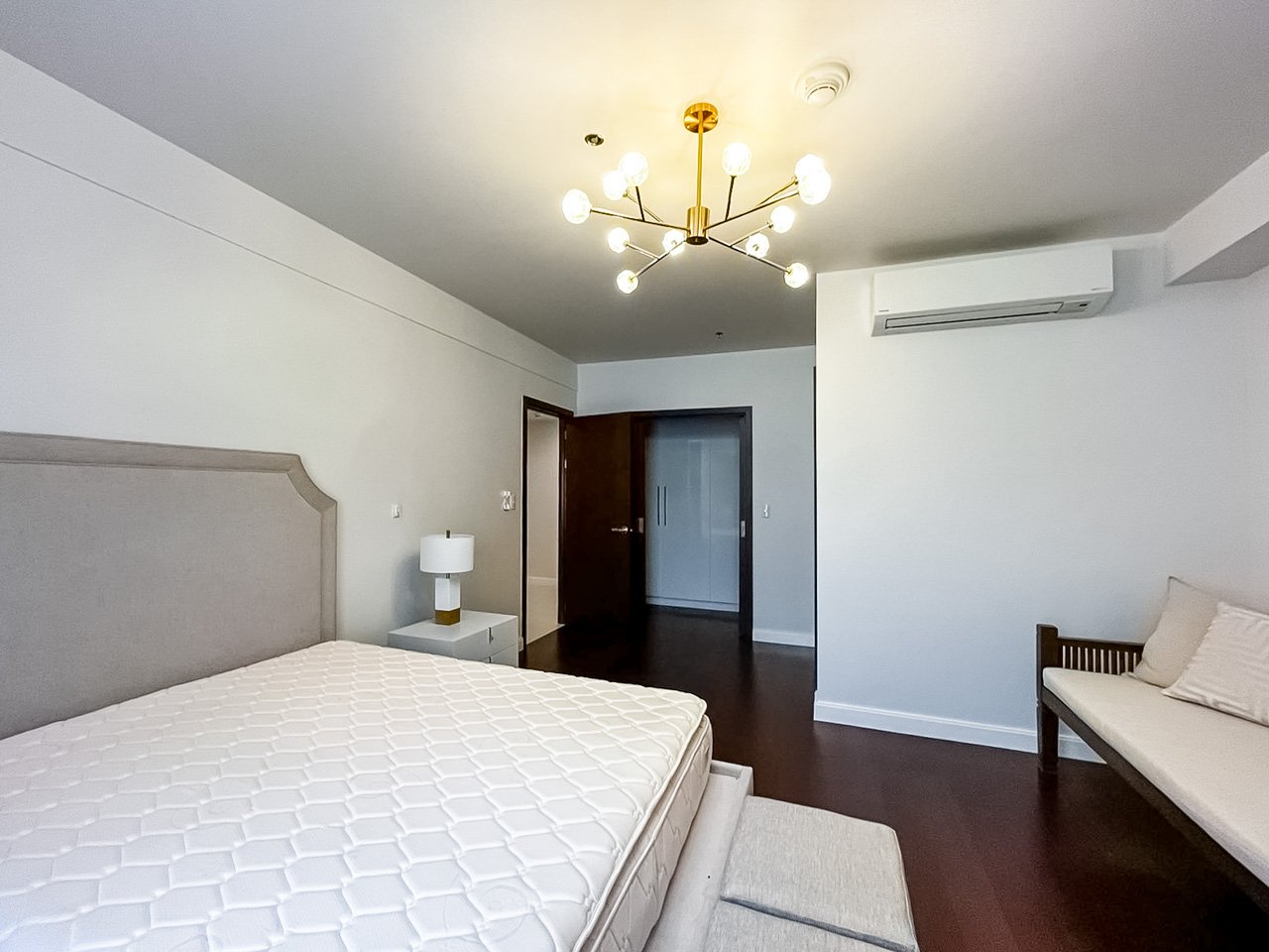 RCALC9 Furnished 2 Bedroom Condo for Rent in Cebu Business Park - 8