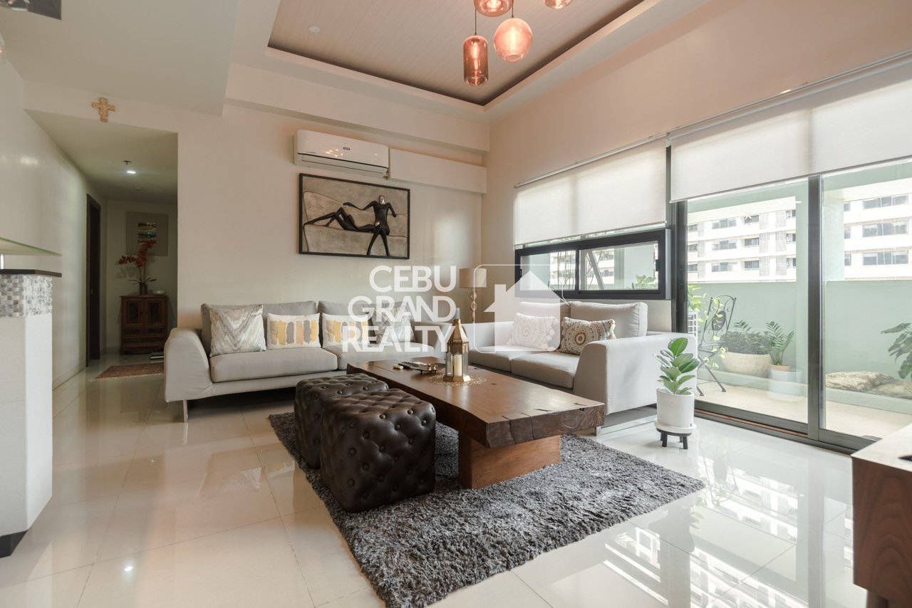 RCAV19 Furnished 4 Bedroom Bi-Level Penthouse for Rent in Avalon Condominium (1)