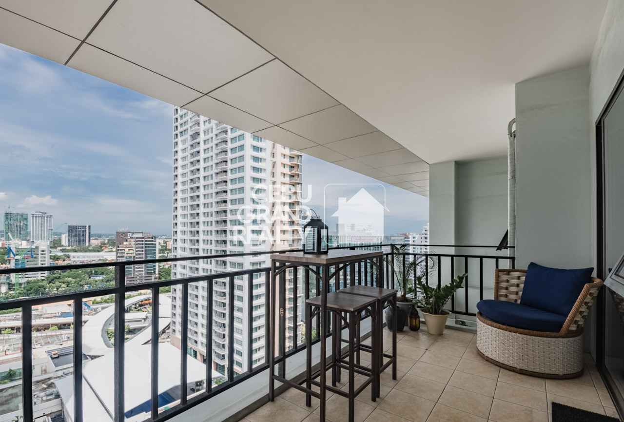RCAV19 Furnished 4 Bedroom Bi-Level Penthouse for Rent in Avalon Condominium (20)