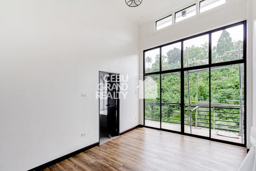 SRBHSR1 4 Bedrooms Hillside House for Sale in Banawa - 9