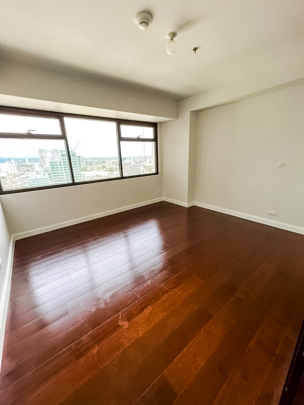 RCALC15 Unfurnished 1 Bedroom Condo for Rent in Cebu Business Park - 3
