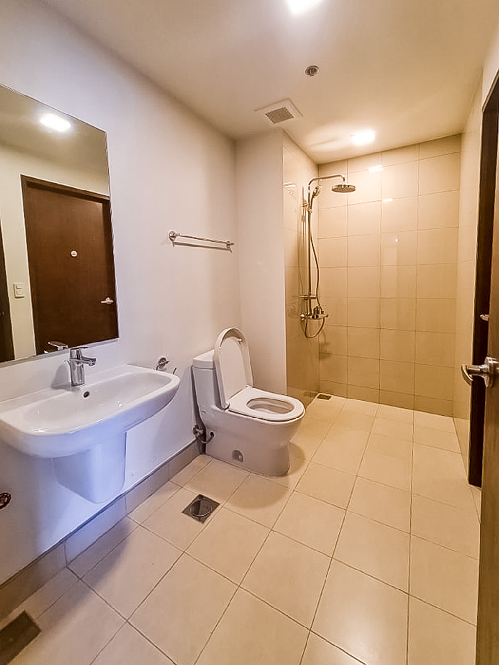 RCALC16 Unfurnished 2 Bedroom Condo for Rent in Cebu Business Park - 5