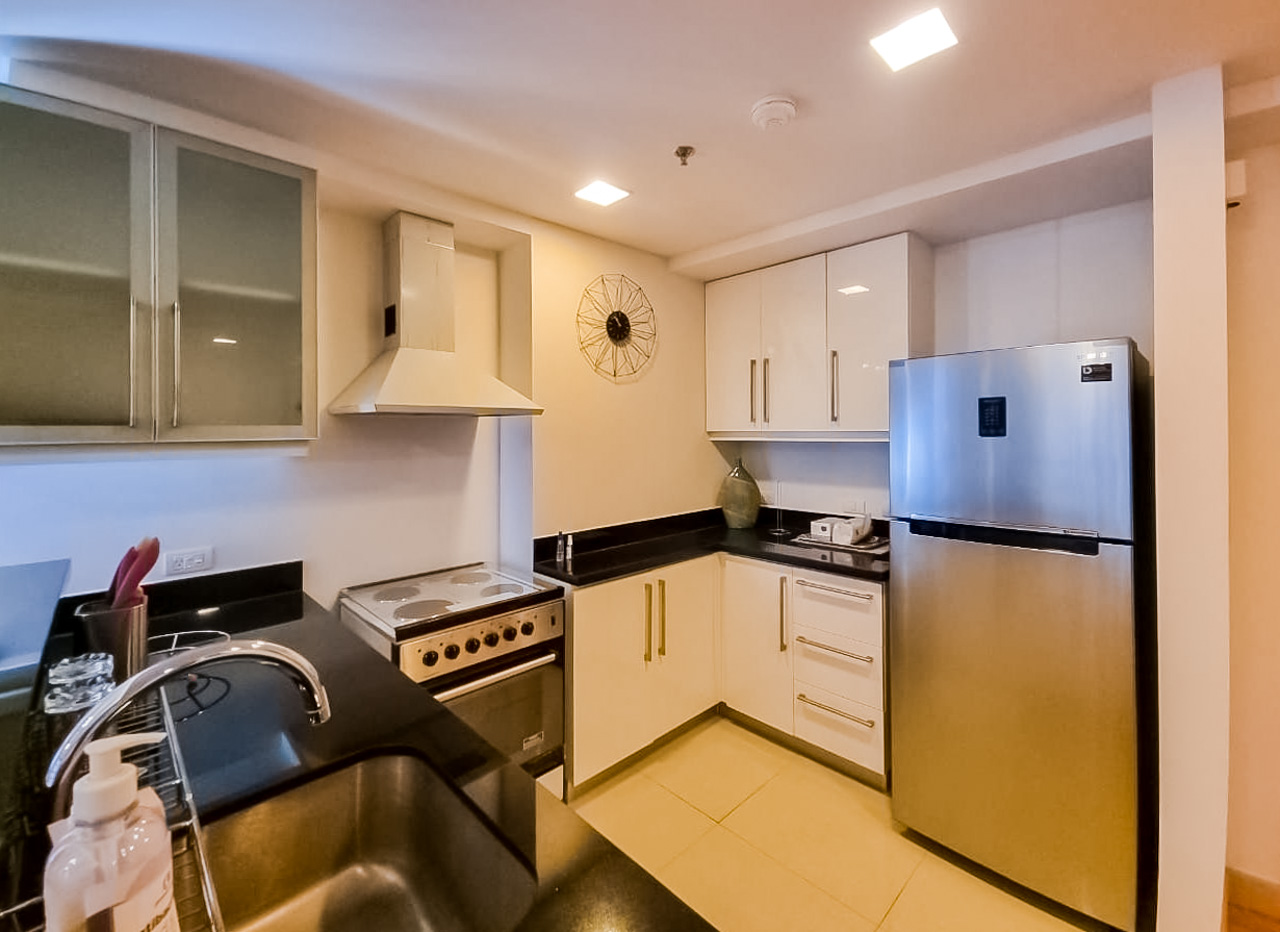RCPP54 Furnished 1 Bedroom Condo for Rent in Park Point Residences - 4