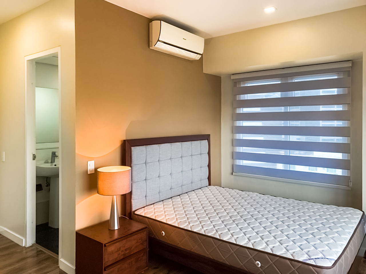 RCSP4 Furnished 2 Bedroom Condo for Rent in Cebu Business Park - 6