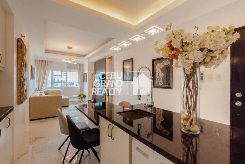 SRBEAT3 Renovated 2 Bedroom Condo for Sale in Mabolo - 2