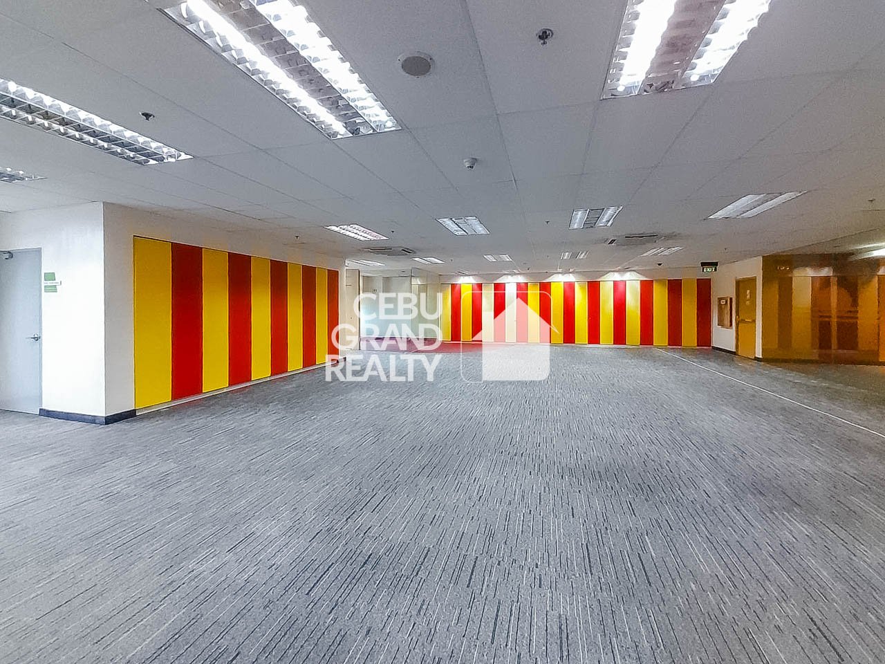 RCPLP1 165 Sqm Fitted Office for Rent in Cebu Business Park - 1