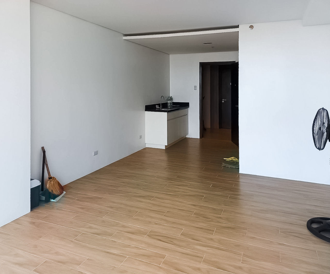 RCPMBA2 30 SqM Office Residential Space for Rent in Cebu - 4