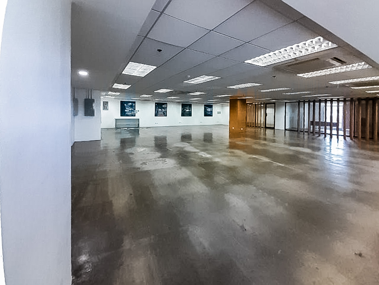 RCPPB1 458 SqM PEZA Fitted Office Space for Rent in Cebu Business Park - 2