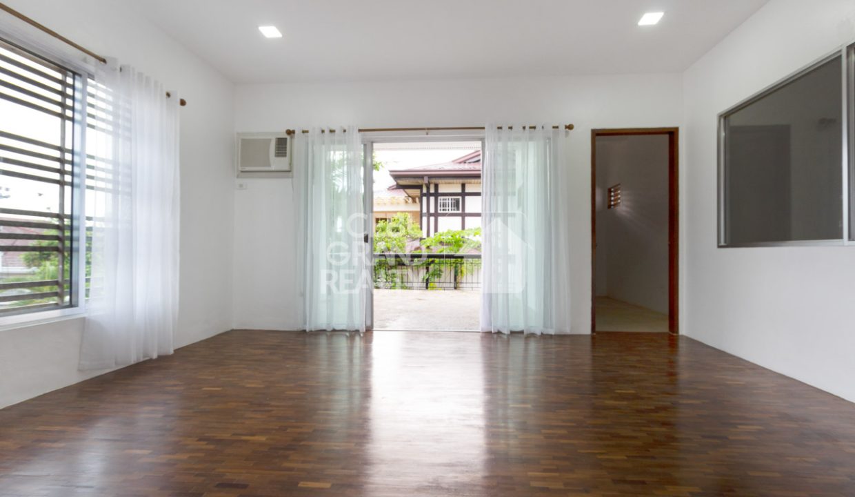RHNT24 4 Bedroom House with Swimming Pool for Rent in North Town Cebu City - 7