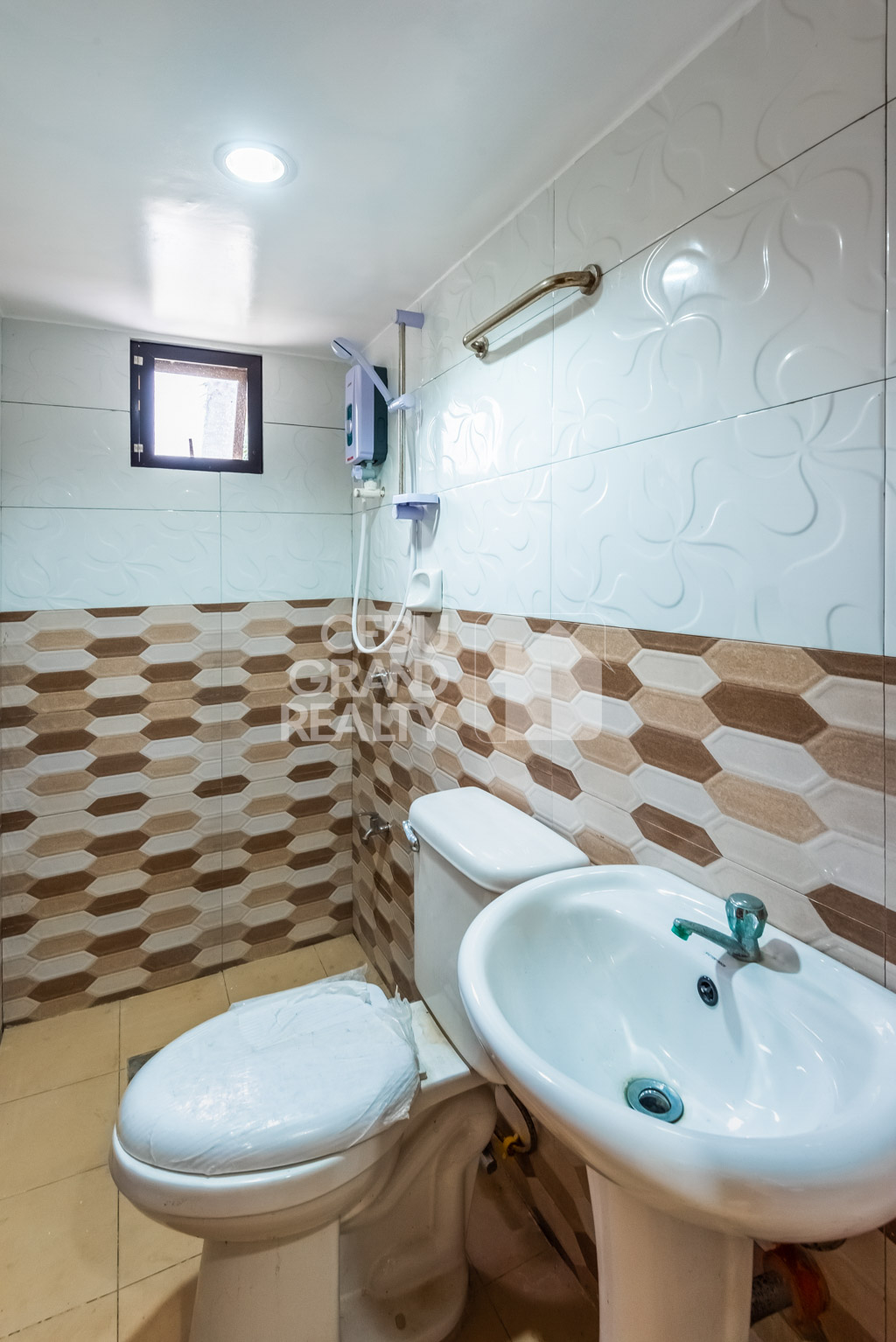 RHSJ2 Semi-Furnished 3 Bedroom Duplex for Rent in Talamban - 10