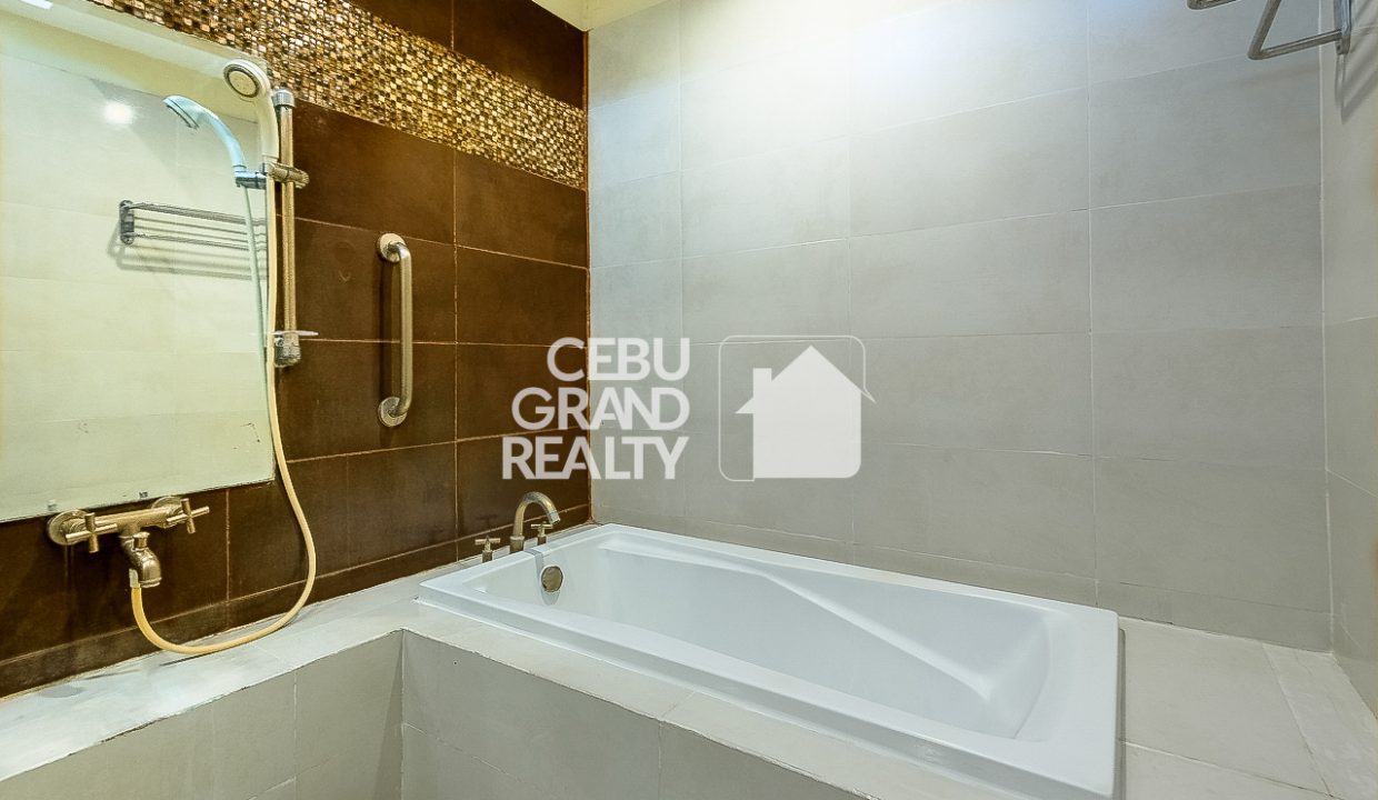 RHTTR4 Spacious Townhouse with Lush Greenery Views in Talamban - Cebu Grand Realty (16)