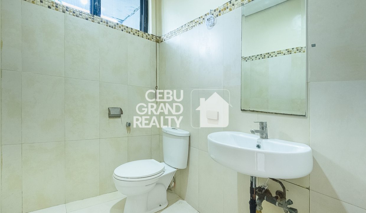 RHTTR4 Spacious Townhouse with Lush Greenery Views in Talamban - Cebu Grand Realty (17)