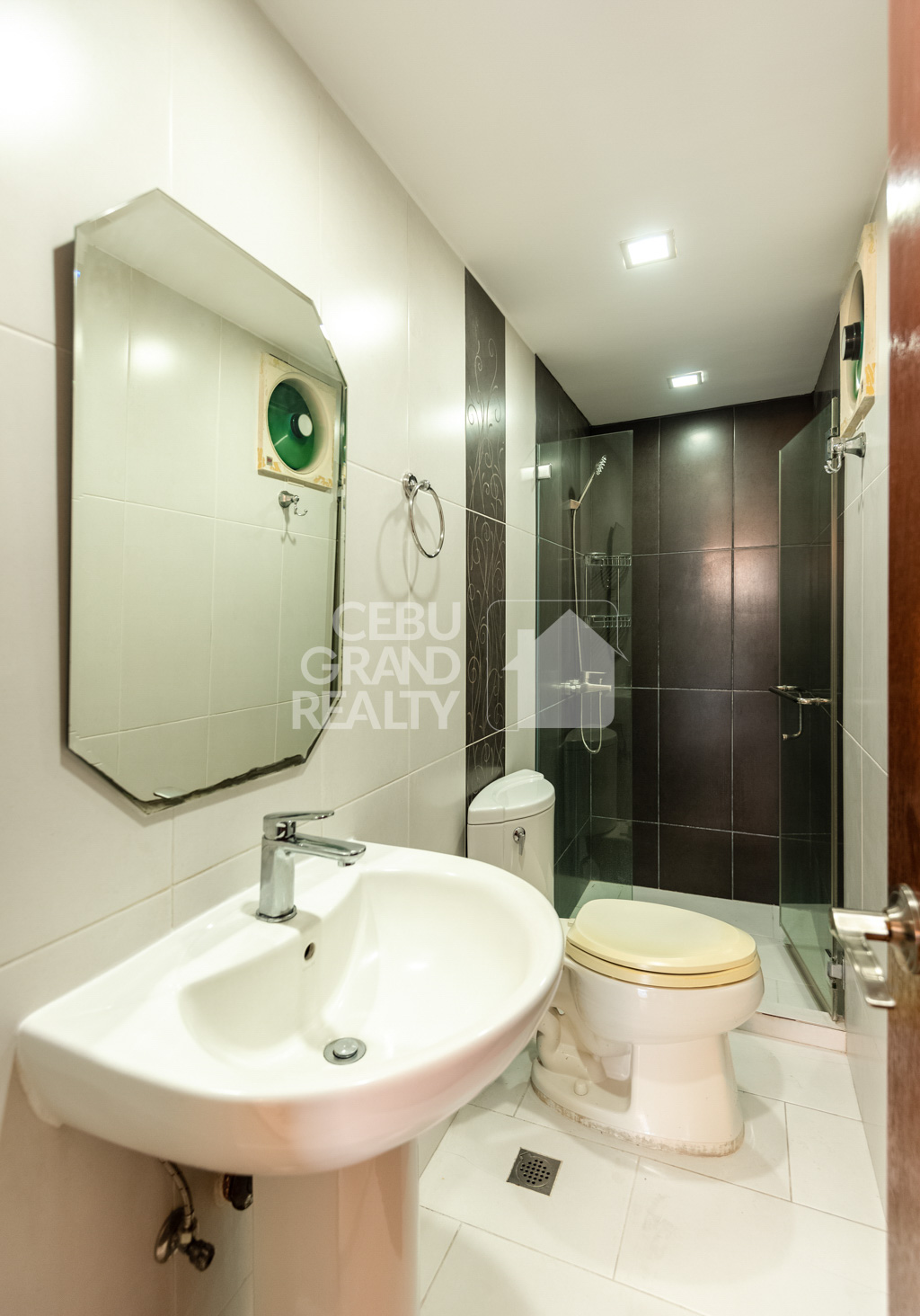 RCGS3 Furnished 2 Bedroom Condo for Rent in Banilad Cebu - 15