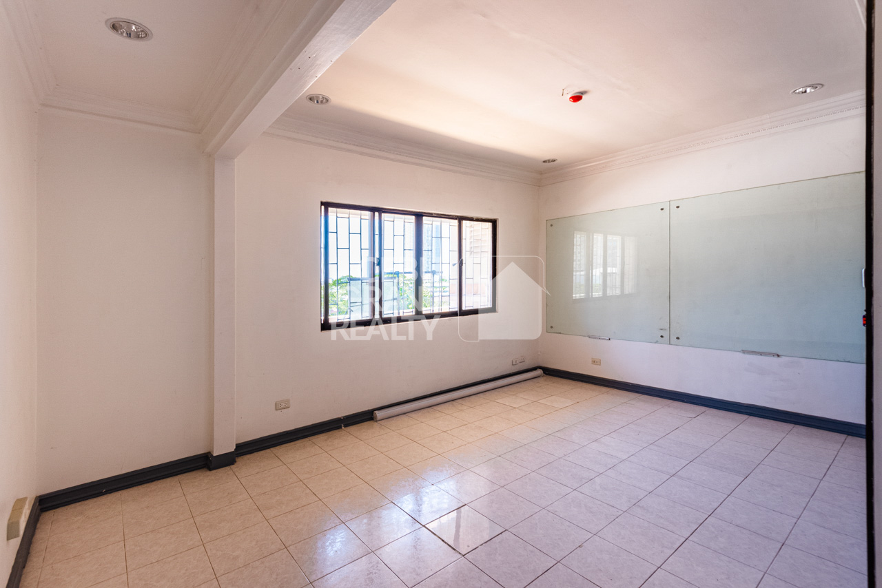 RCPKB7 230 SqM Office Space for Rent in Cebu City - 4