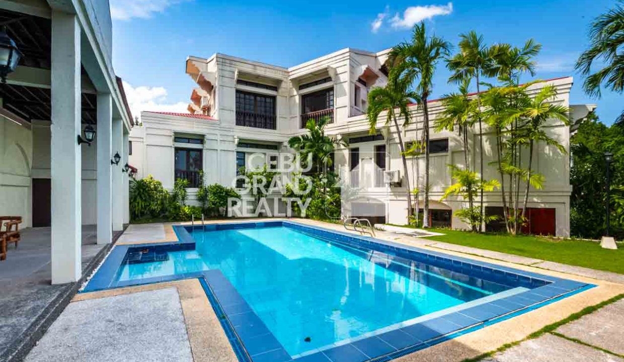 RHNT32 6 Bedroom House with Swimming Pool for Rent in North Town Homes - 1