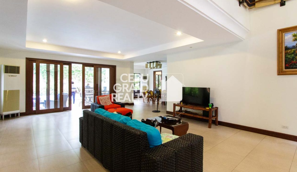RHNT14 Spacious 4 Bedroom House with Garden and Swimming Pool for Rent in North Town Homes - 5