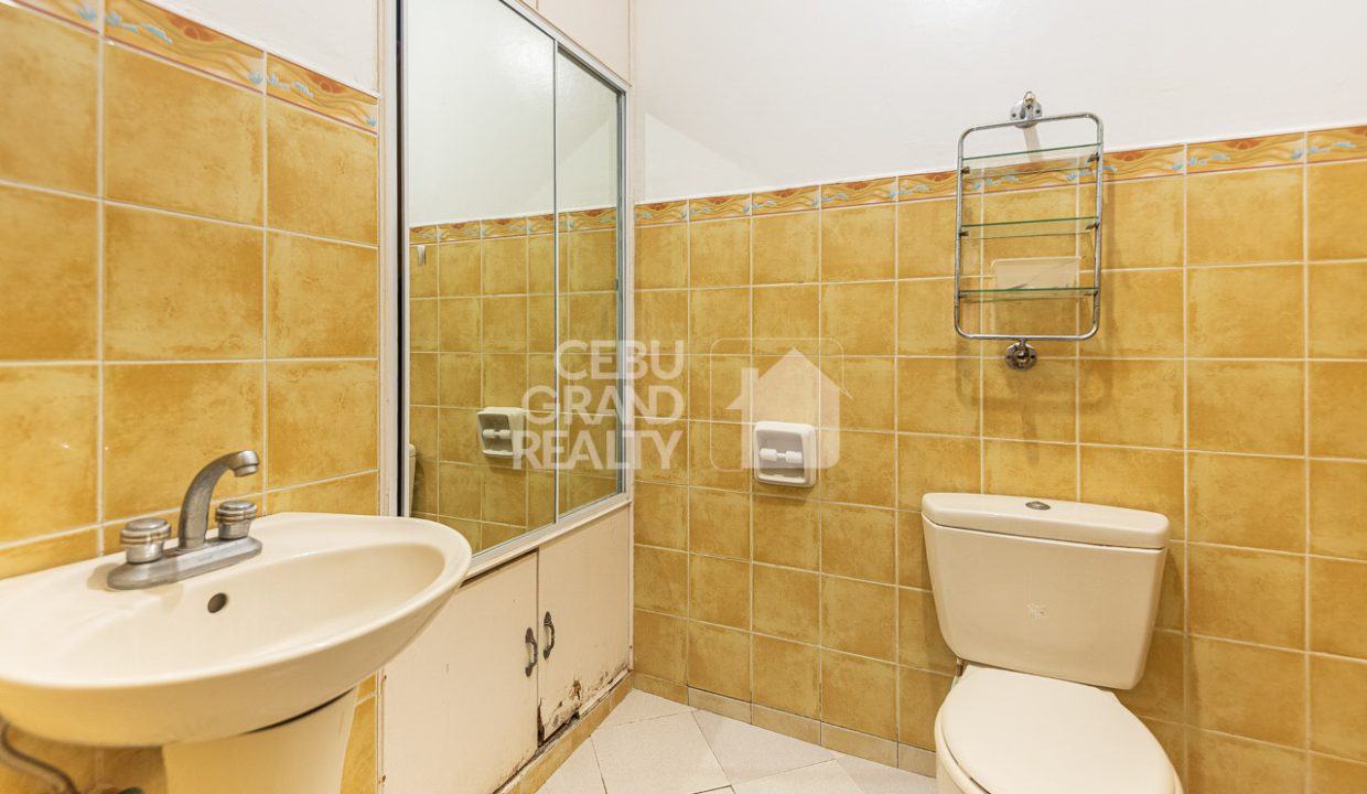 SRBML94 4 Bedroom House with Swimming Pool for Sale in Maria Luisa Estate Park - 21