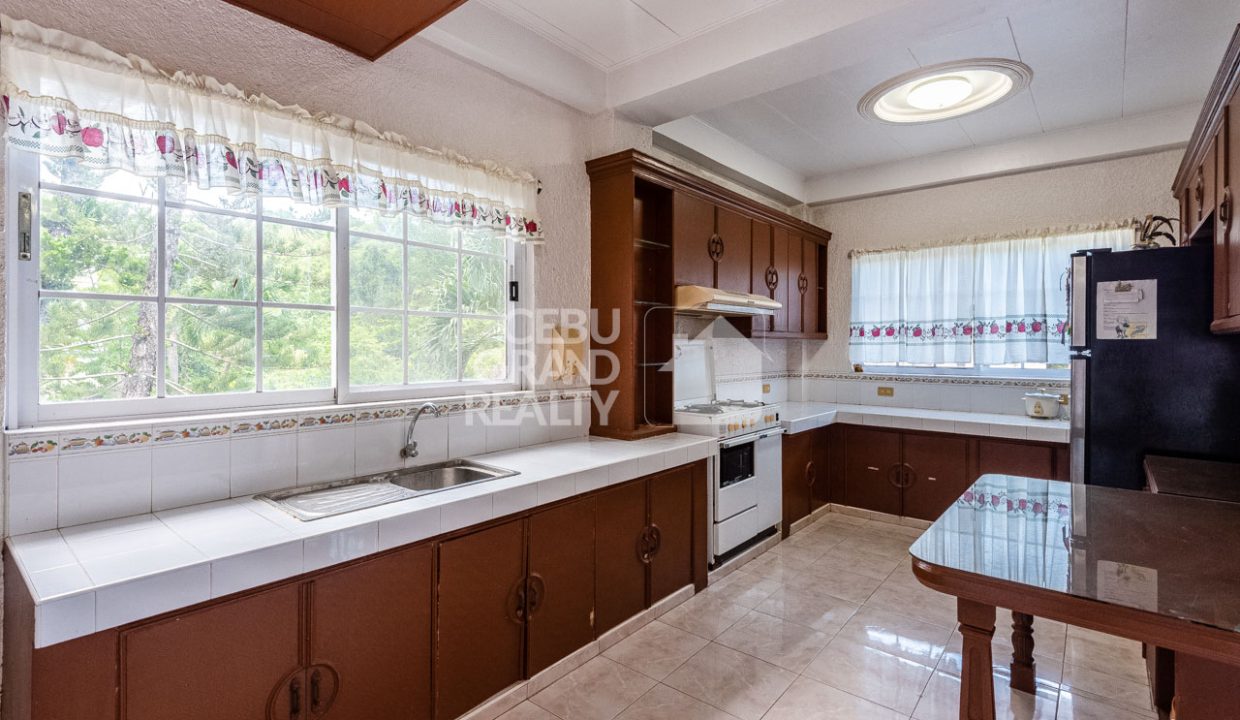 SRBML94 4 Bedroom House with Swimming Pool for Sale in Maria Luisa Estate Park - 7