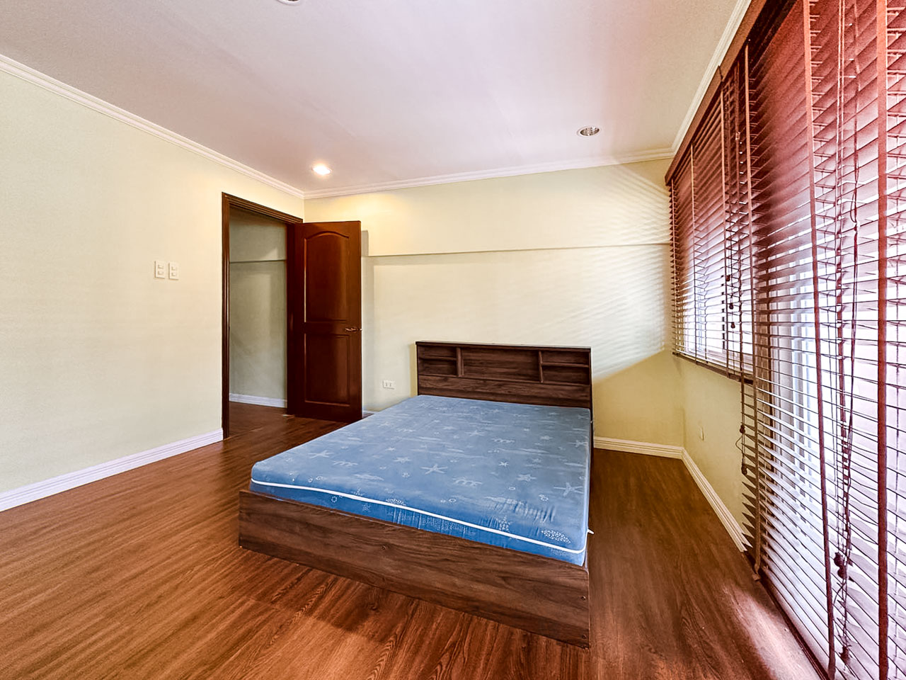 SRBOEP1 3 Bedrooms House for Sale in Lahug Cebu - 12