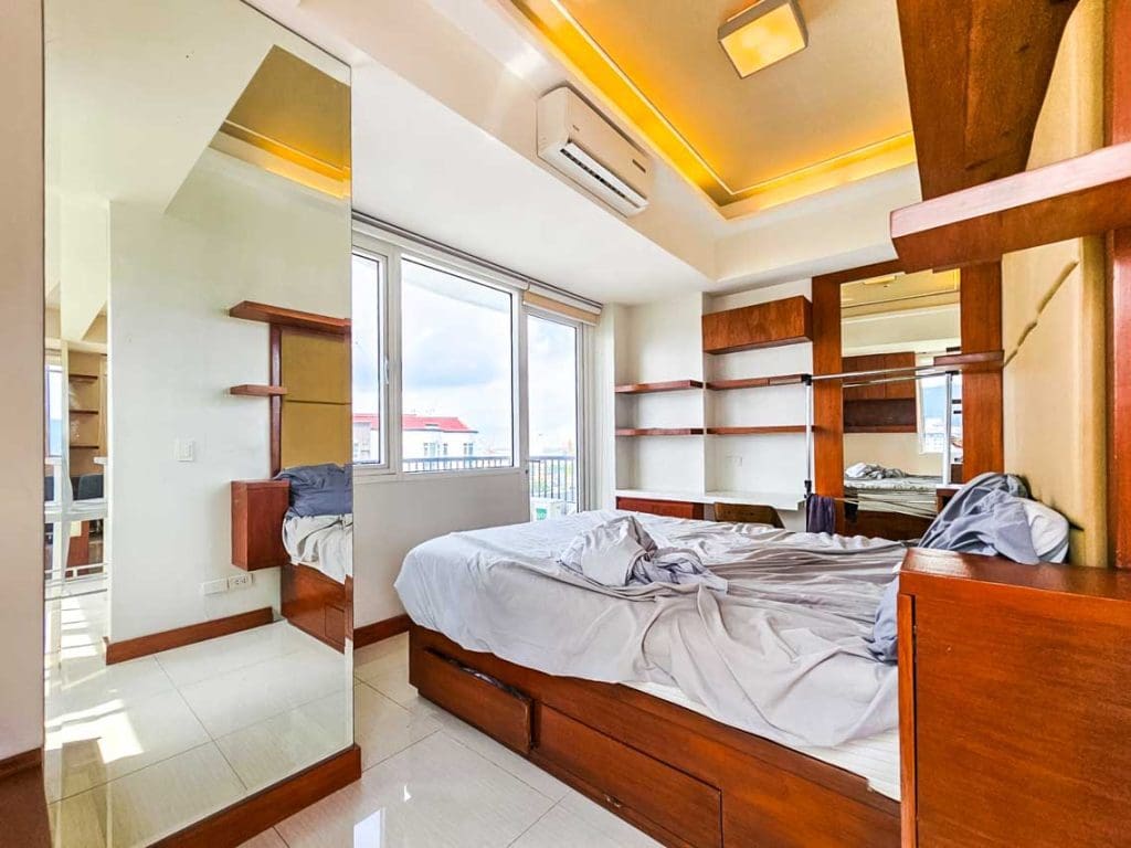 Corner Studio Unit for Sale in Calyx Residences - Cebu Grand Realty