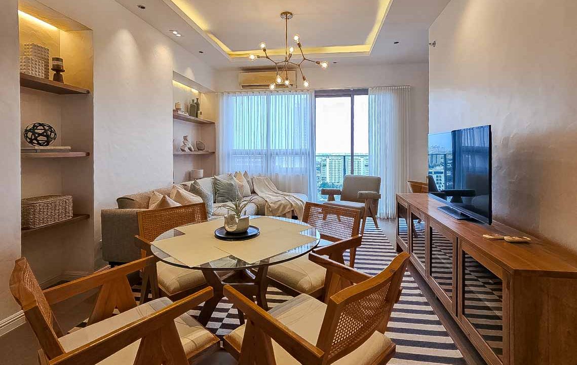 SRBAP6 Newly Renovated 2 Bedroom Condo with Balcony for Sale in Cebu IT Park - 1