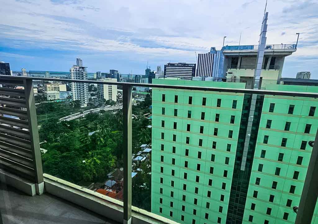 SRBAP6 Newly Renovated 2 Bedroom Condo with Balcony for Sale in Cebu IT Park - 17