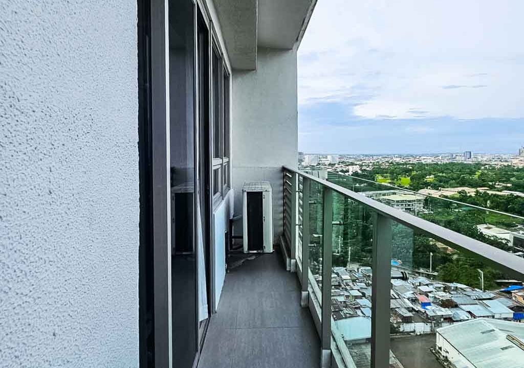 SRBAP6 Newly Renovated 2 Bedroom Condo with Balcony for Sale in Cebu IT Park - 18