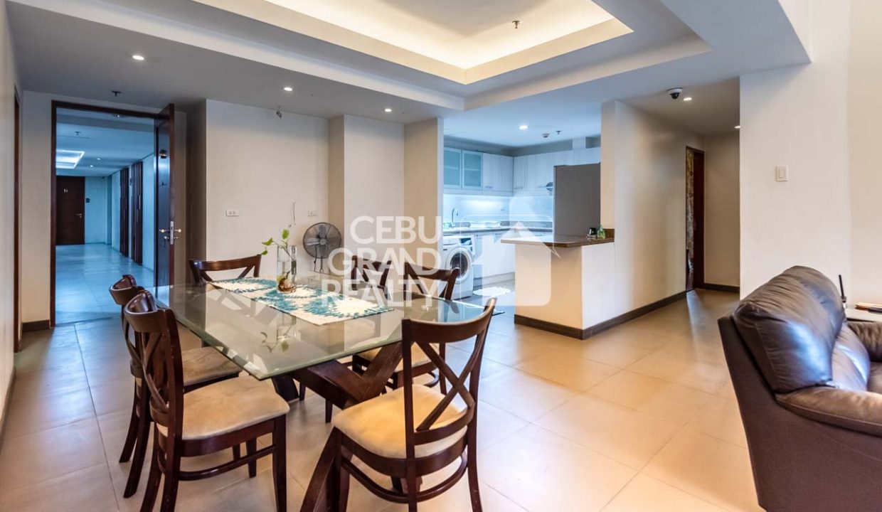 SRBAP7 Furnished 2 Bedroom Condo with Balcony for Sale in Cebu IT Park - 3